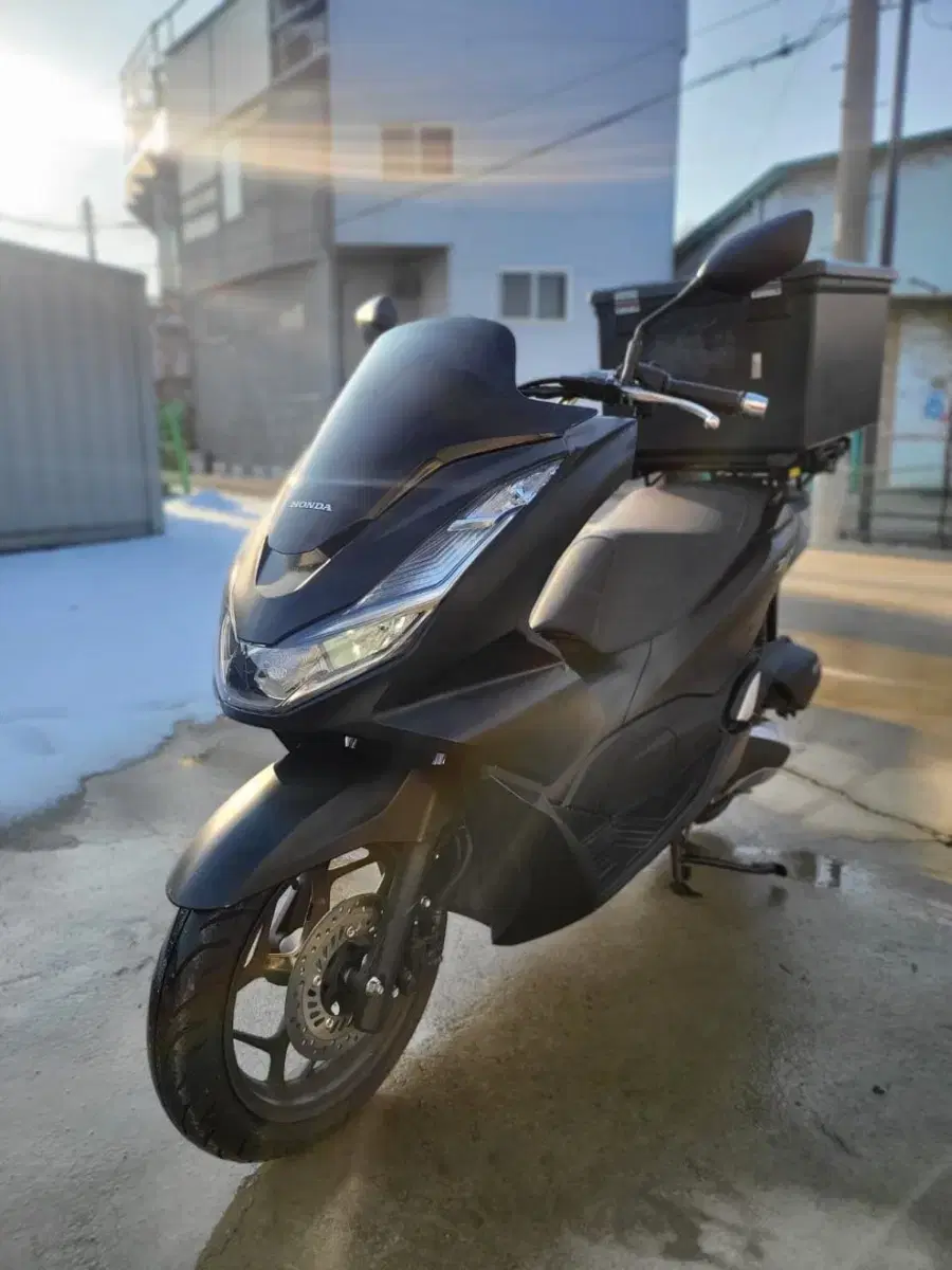 혼다 pcx125 23년식 cbs모델 5200km 신차급